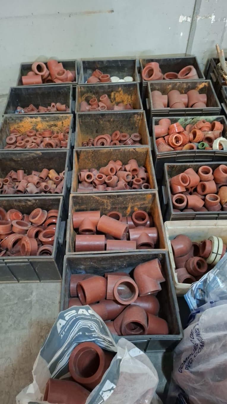 ACCESORIOS PARA CAÑERIAS, Cantidad: 1686 unidades, Condición: usado. LOC: AVELLANEDA, provincia de Buenos Aires