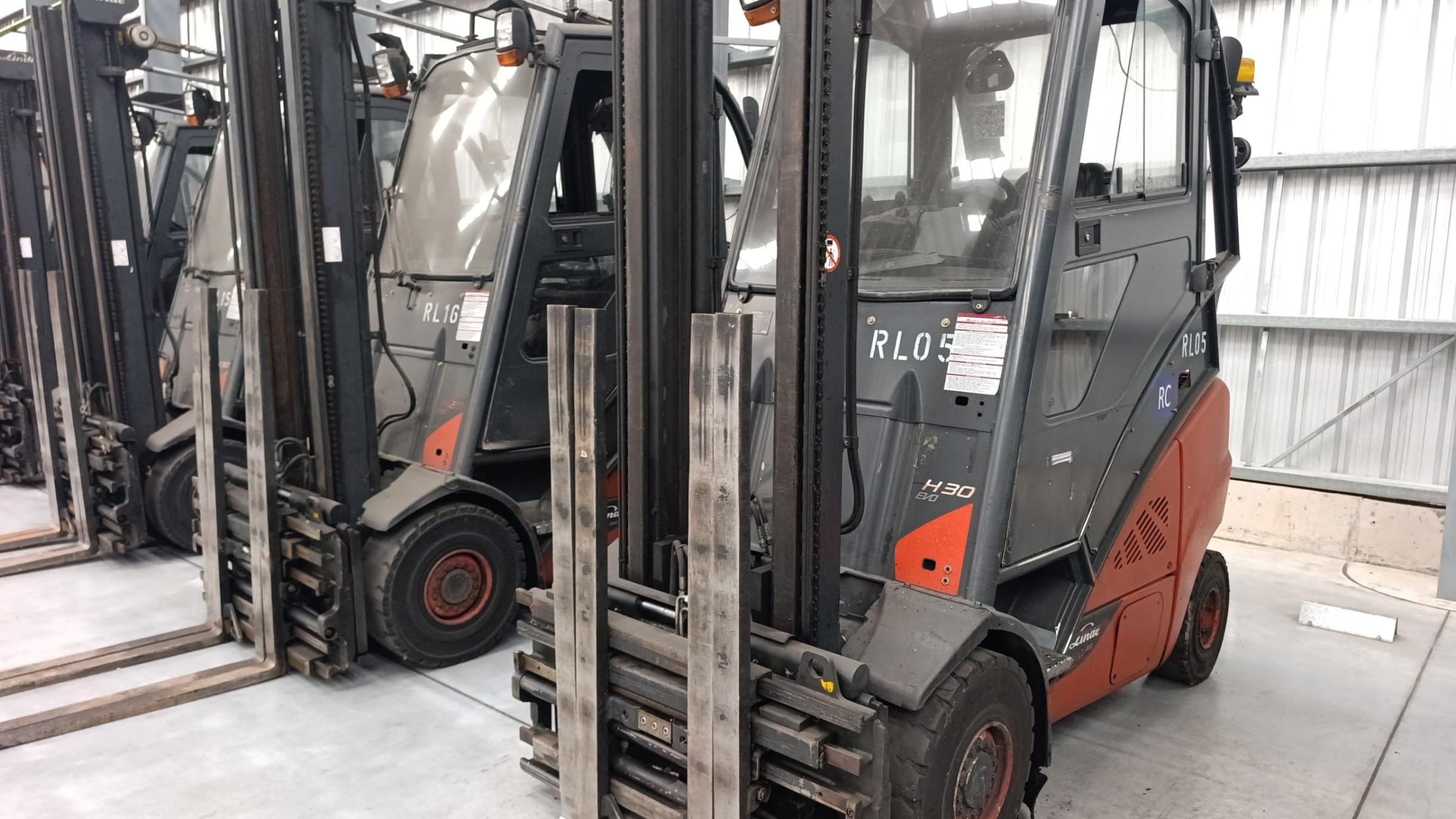 LINDE AUTOELEVADOR H30T, Año 2015. Int: RL-05. Ubicación: Berazategui, provincia de Buenos Aires