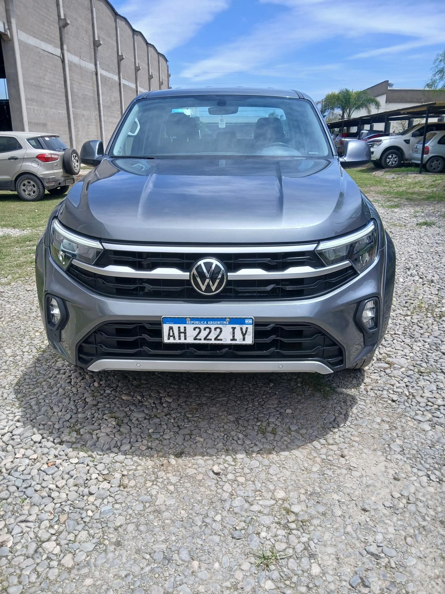 VOLKSWAGEN PICK-UP AMAROK COMFORTLINE TDI MT 4X2 G2, Año 2025. DOM: AH222IY. Ubicación: Playa San Miguel de Tucumán, provincia de Tucumán