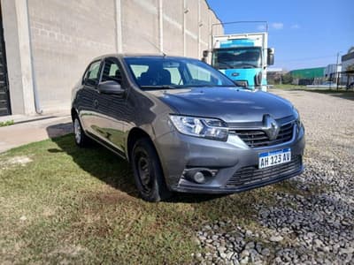 RENAULT  SEDAN 4 PUERTAS  LOGAN LIFE 1.6, Año 2025. DOM: AH123AV. Ubicación: San Miguel de Tucumán, provincia de Tucumán