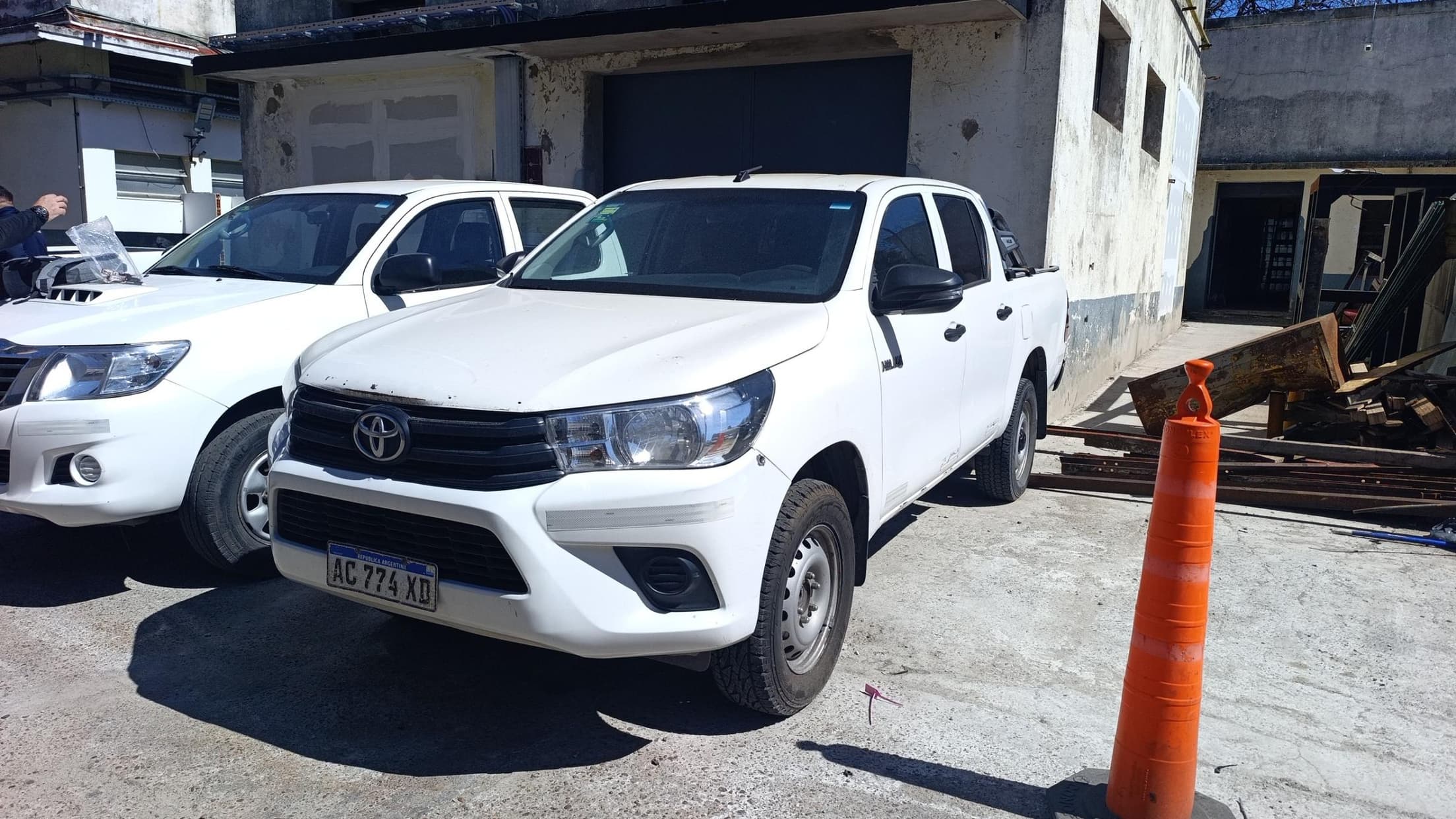 TOYOTA PICK-UP HILUX 4X2 DC DX 2.4 TDI 6 MT, Año 2018. DOM: AC774XD. Ubicación: Ciudad Autónoma de Buenos Aires