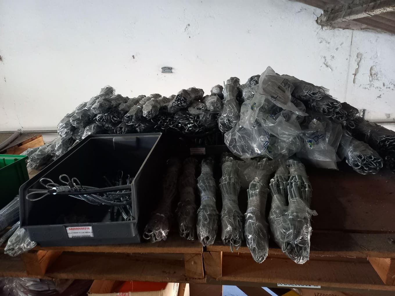 Cable de seguridad para manguera y mat.varios, Cantidad: 2174 Unidades, Condición: Sin uso. LOC: Campana, provincia de Buenos Aires
