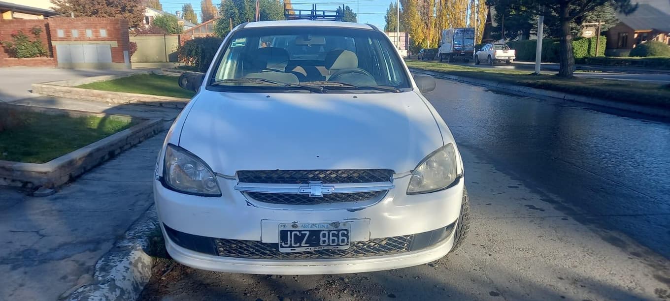 CHEVROLET SEDAN 4 PTAS CLASSIC 4 PTAS LS 1.4N, Año 2010. DOM: JCZ866. Ubicación: Calafate, provincia de Santa Cruz