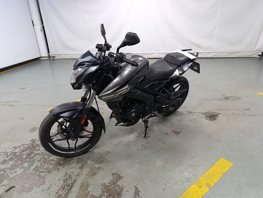 BAJAJ MOTOCICLETA ROUSER 200, Año 2024. DOM: A209PUH. Ubicación: Playa San Fernando, provincia de Buenos Aires