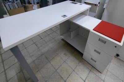 Puesto de Trabajo cajonera Derecha, Cantidad: 1 Unidad, Condición: usado, con posibles faltantes. LOC: Ciudad Autónoma de Buenos Aires