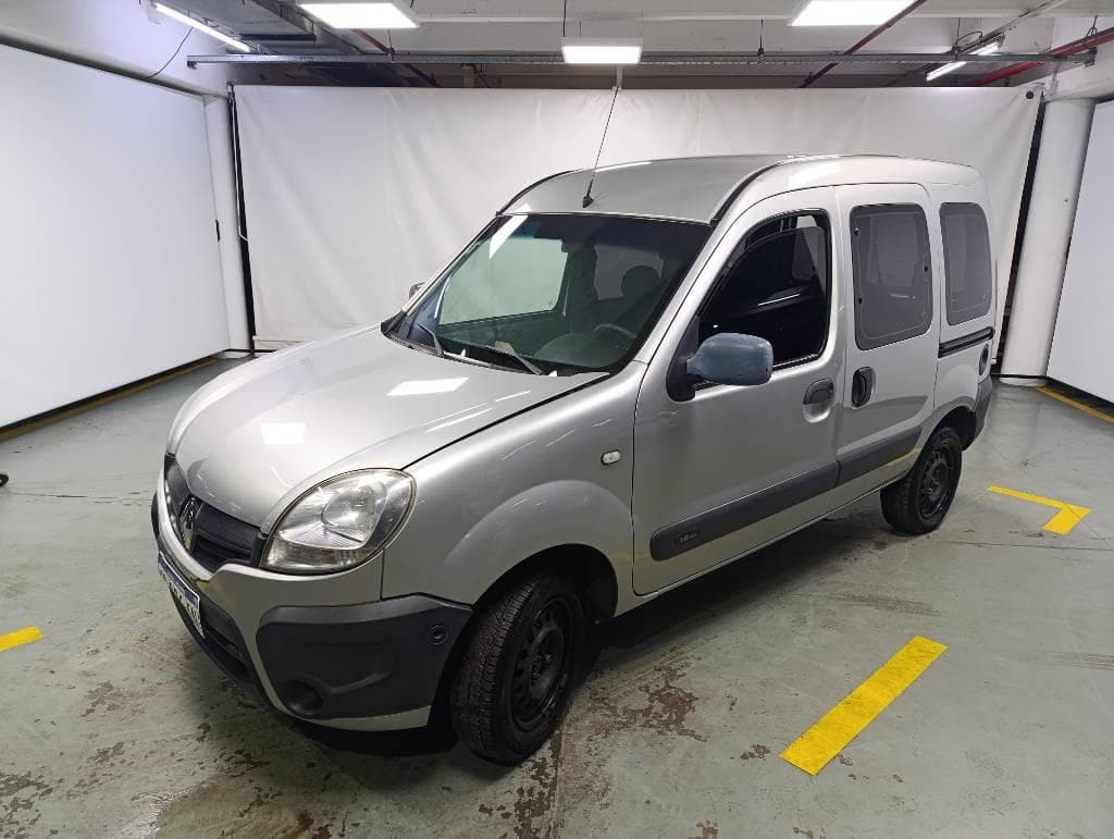 RENAULT SEDAN 5 PUERTAS KANGOO PH3 AUTH. PLUS 1.6 2P, Año 2017. DOM: AB896IN. Ubicación: San Fernando, provincia de Buenos Aires