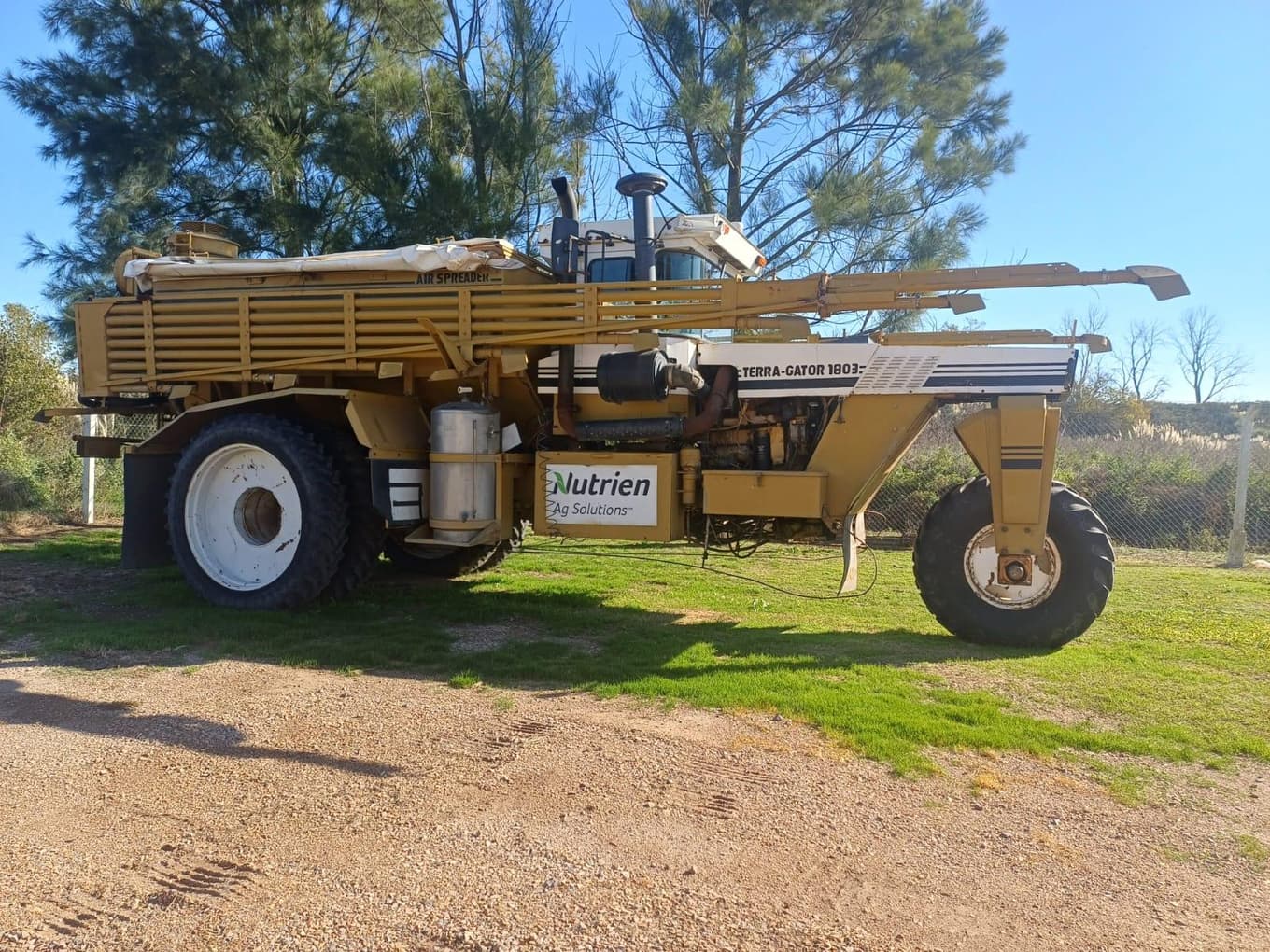 TERRAGATOR SOLIDO  FERTILIZADORA 1803 NEUMATICO AIRSPREADER, Año 2007. Ubicación: MECHITA, provincia de Buenos Aires