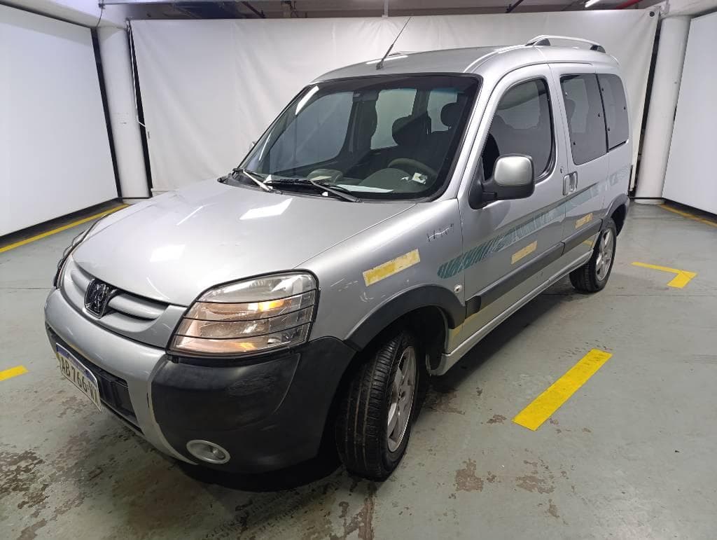 PEUGEOT SEDAN 5 PUERTAS PARTNER PATAGONICA HDI 1.6 VTC PLUS, Año 2017. DOM: AB766WX. Ubicación: San Fernando, provincia de Buenos Aires