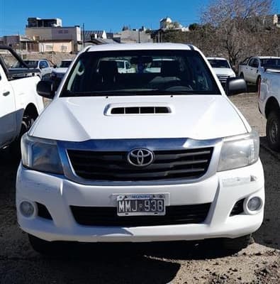 TOYOTA PICK-UP HILUX 4X4 CABINA DOBLE DX PACK 2.5 TDI, Año 2013. DOM: MMJ938. Ubicación: Comodoro Rivadavía, provincia de Chubut