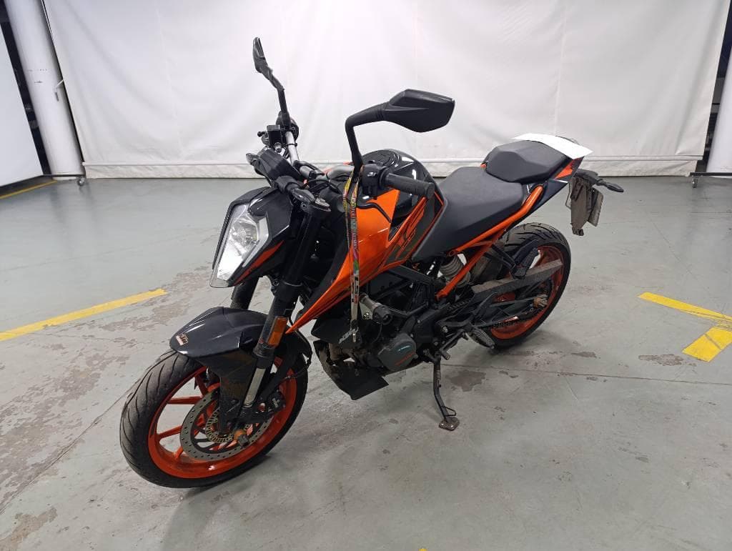 KTM MOTOCICLETA DUKE 200 G2, Año 2024. DOM: A219GVS. Ubicación: San Fernando, provincia de Buenos Aires