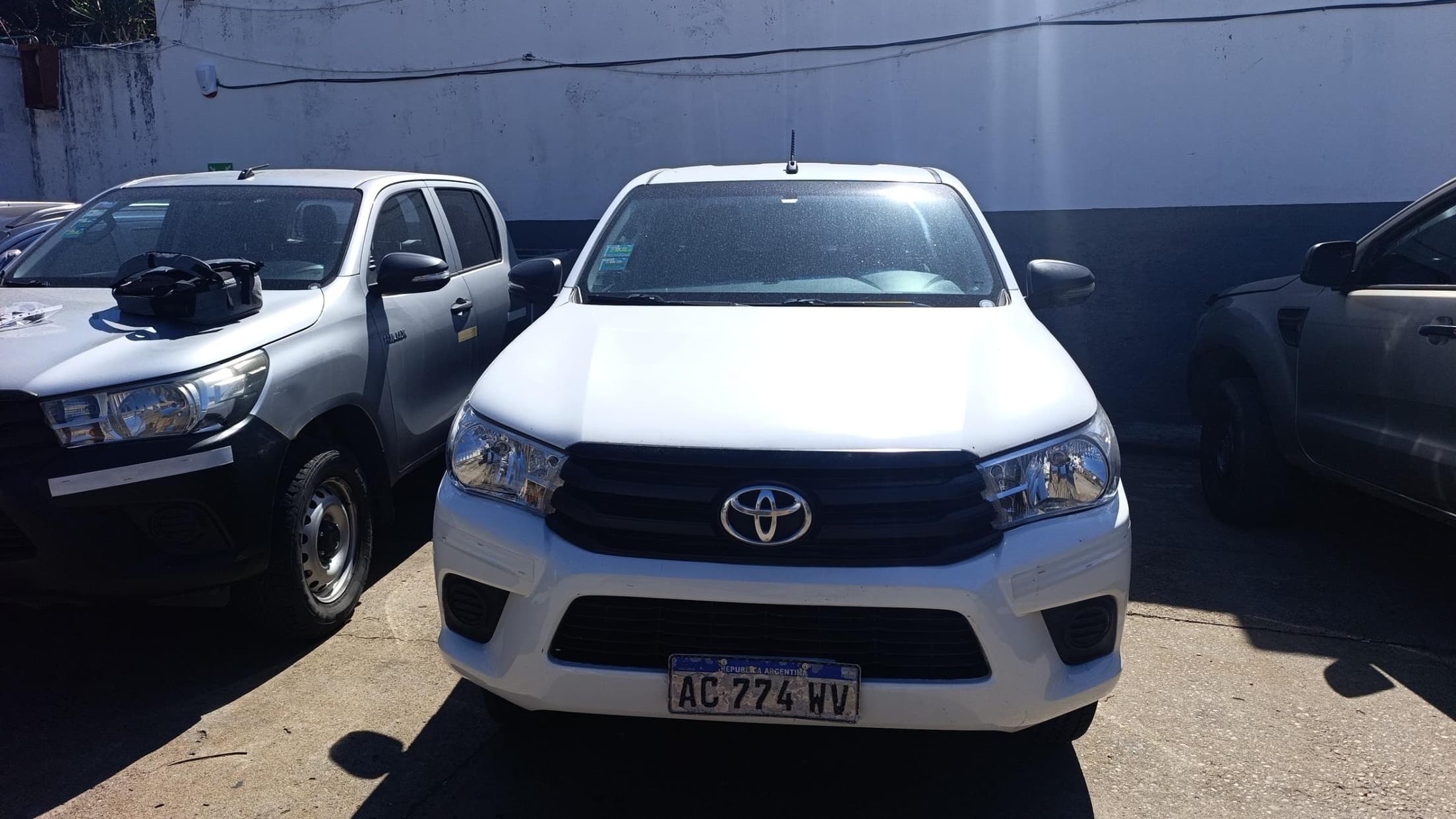 TOYOTA PICK-UP HILUX 4X2 D/C DX 2.4 TDI 6 M/T, Año 2018. DOM: AC774WV. Ubicación: Ciudad Autónoma de Buenos Aires