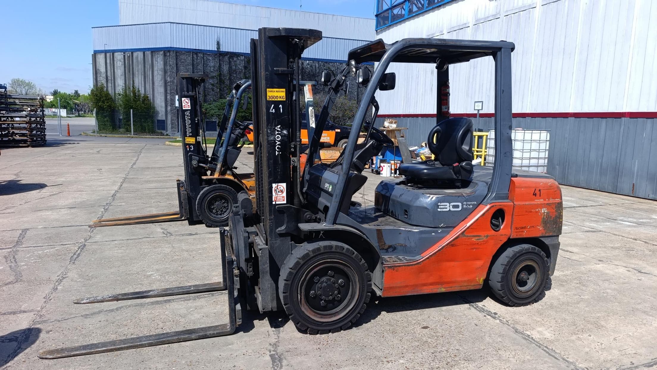 AUTOELEVADOR TOYOTA 608FDJ35, Año: 2014, Cantidad: 1 unidad, Condición: usado. LOC: SAN FERNANDO, provincia de Buenos Aires