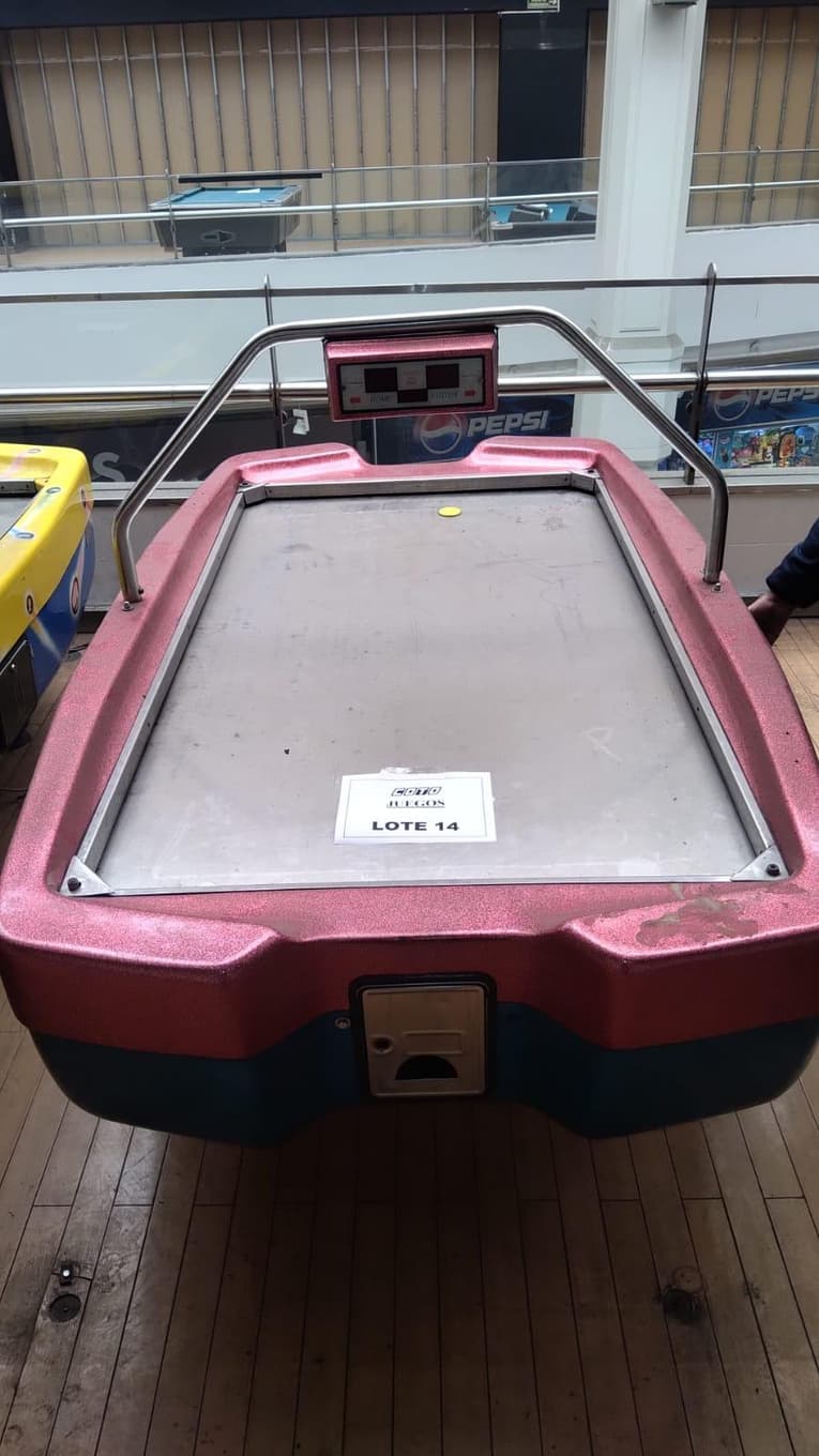 Mesa de tejo, Cantidad: 1 unidad, Condición: usado. LOC: Ciudad Autónoma de Buenos Aires