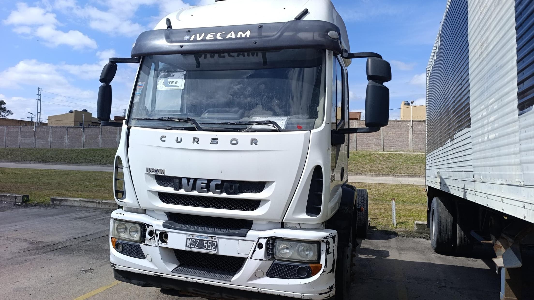 IVECO CHASIS CABINA 180E33., Año 2013. DOM: MSZ652. Ubicación: ESTEBAN ECHEVERRIA, provincia de Buenos Aires