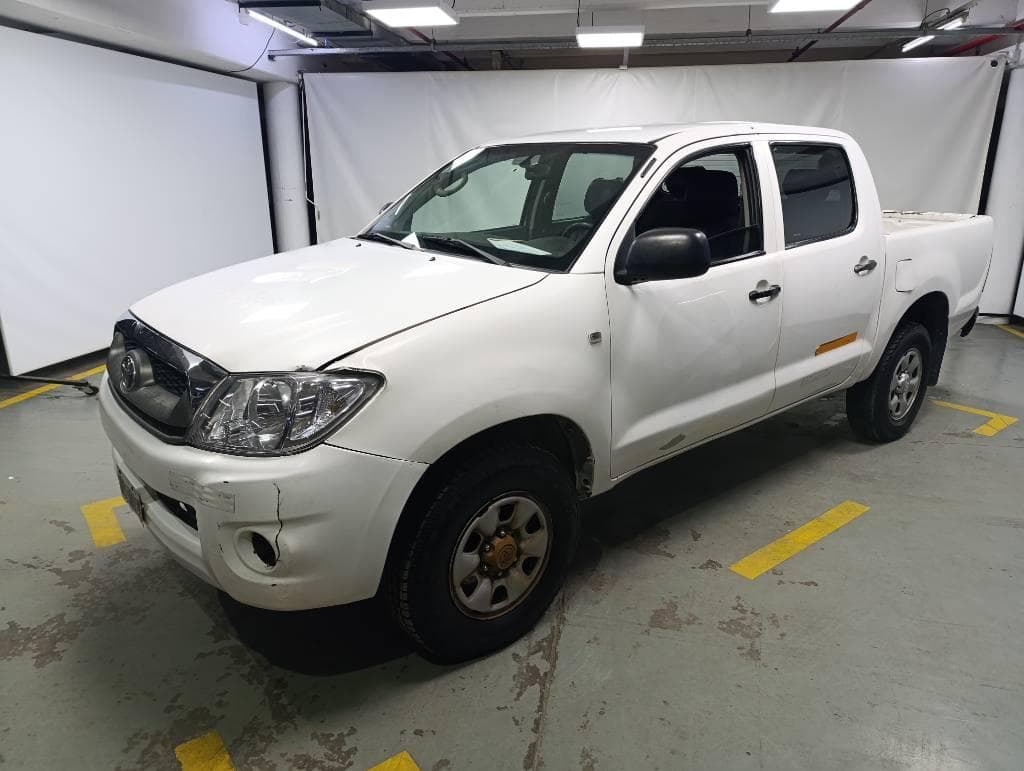 TOYOTA PICK-UP HILUX 4X4 CABINA DOBLE DX 2.5 TD, Año 2011. DOM: KNI021. Ubicación: San Fernando, provincia de Buenos Aires