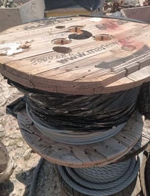 CABLES COMANDO, Cantidad: 734 metros aprox, Condición: sin uso. LOC: Don Torcuato, provincia de Buenos Aires