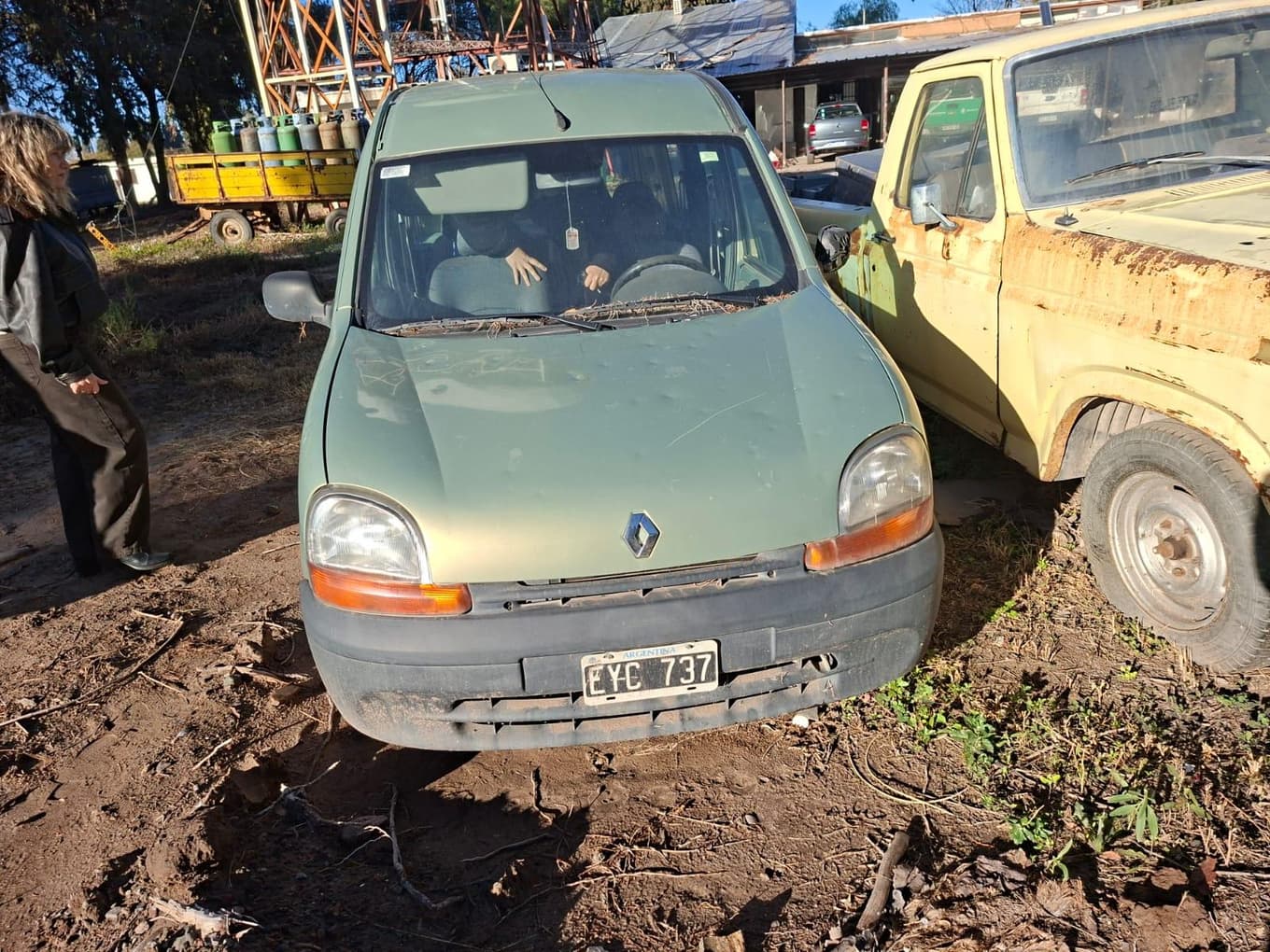 RENAULT SEDAN 5 PTAS KANGOO RL DIE AA S/ABCP 2PL, Año 2005. DOM: EYC737. Ubicación: Mendoza, provincia de Mendoza