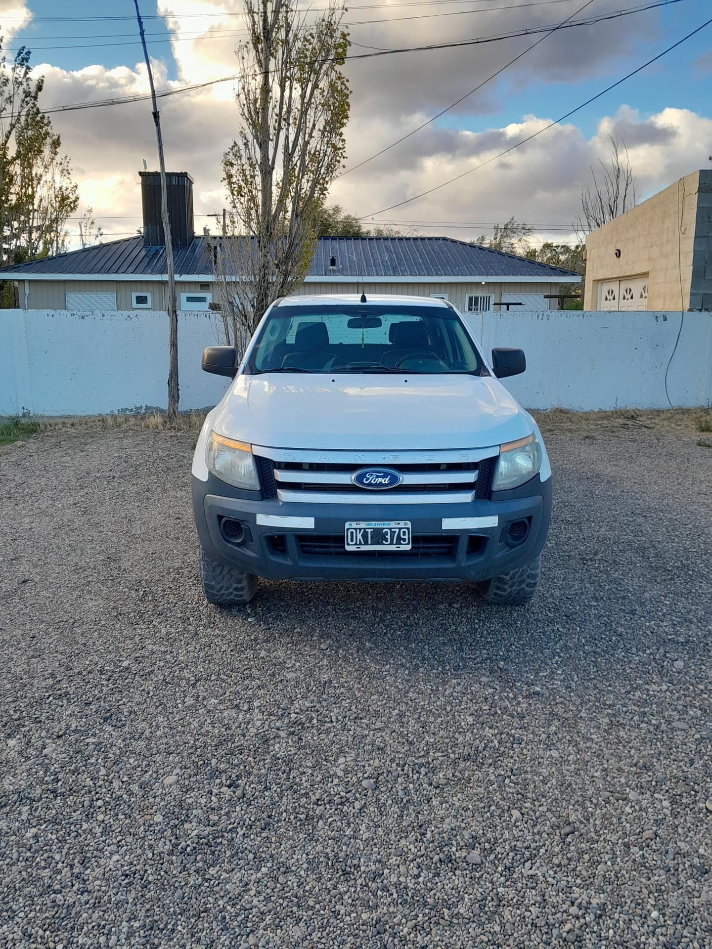 FORD PICK-UP RANGER2 DC 4X4 XL SAFETY 2.2L DSL, Año 2014. DOM: OKT379. Ubicación: Las Heras, provincia de Santa Cruz