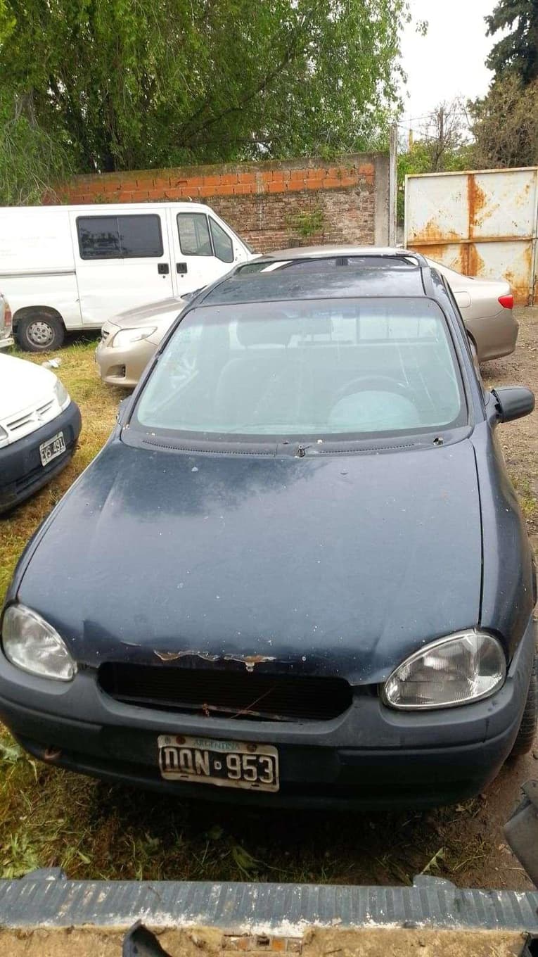 Chevrolet Pick-up Corsa GL 1.7 diésel, Año 2001. DOM: DQN953. Ubicación: Médanos, provincia de Buenos Aires