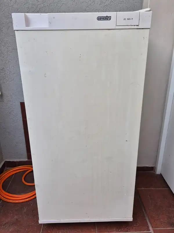 Heladera bajo mesada coventry