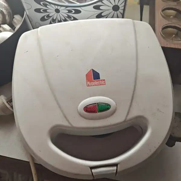 TOSTADORA ELÉCTRICA MARCA PLUS ELECTRIC