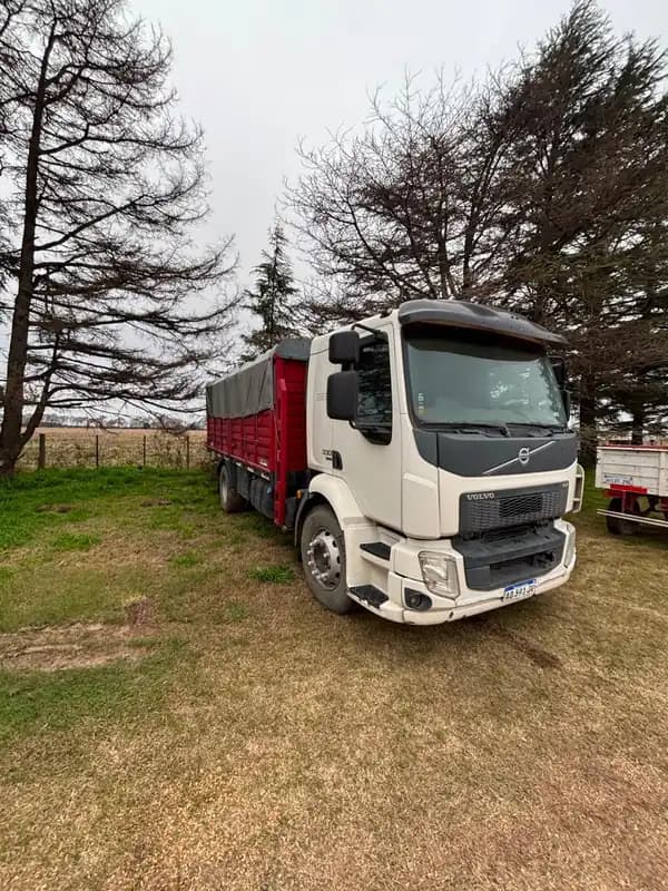 EXCELENTE OPORTUNIDAD VOLVO VM 330 4 X 2 2018