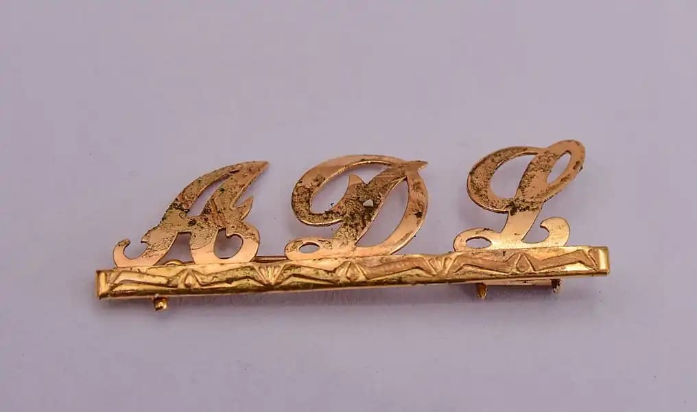 L9 - PIN DE CORBATA DE ORO