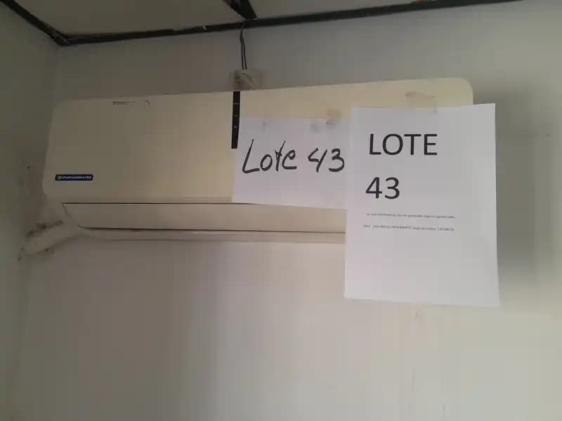 LOTE 43 - AIRE ACONDICIONADO SPLIT
