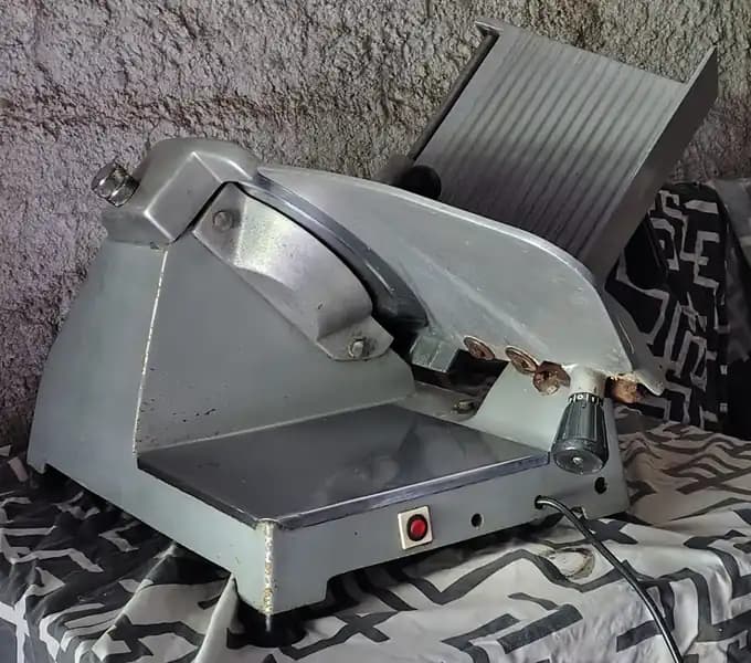 CORTADORA DE FIAMBRES, CUCHILLA, MOTOR MONOFASICO