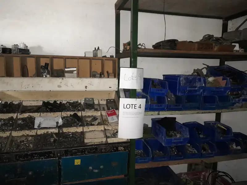 LOTE 4 ESTANTERIA - MUEBLE - BULONES - TUERCAS