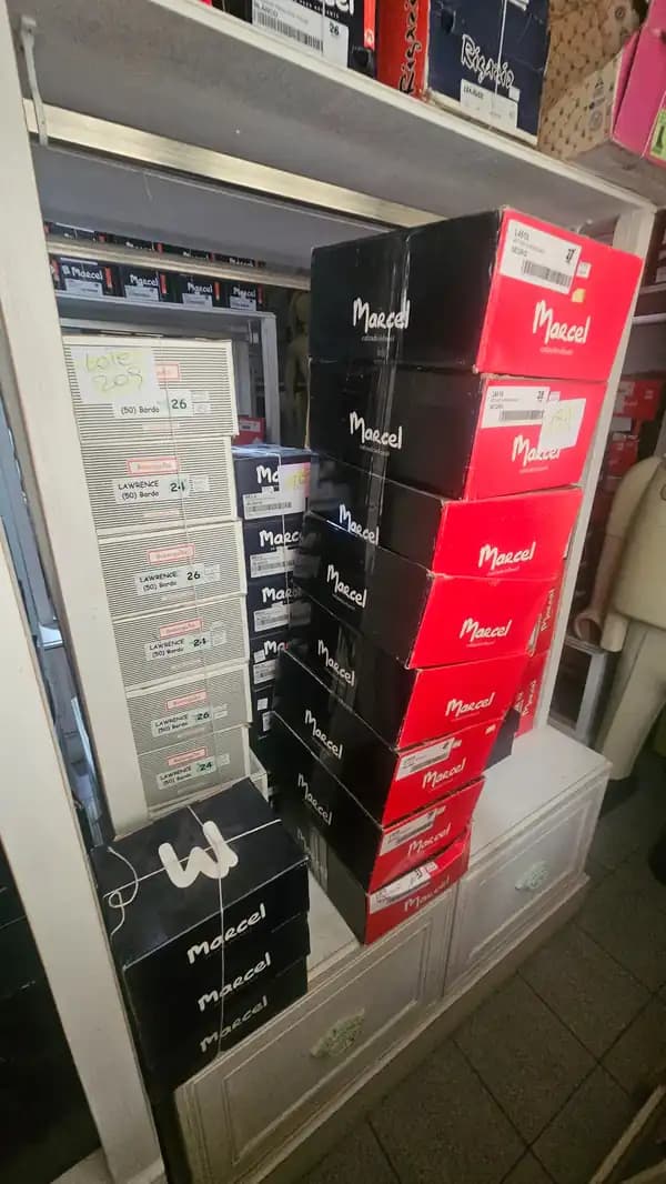 Lt. 271 Muebles estilo Broer