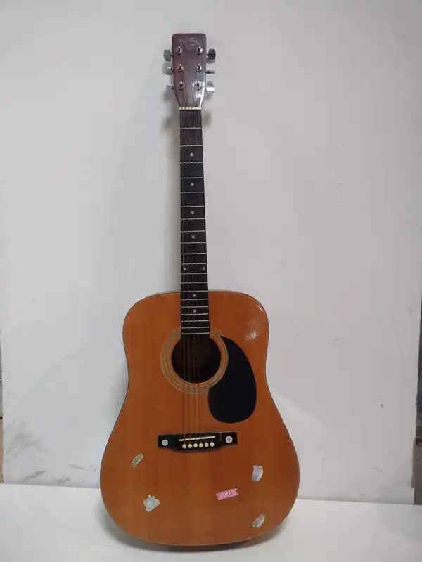 GUITARRA CRIOLLA MARCA HONDO GUITARS CON FUNDA