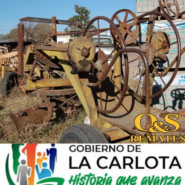 MOTONIVELADORA DE ARRASTRE