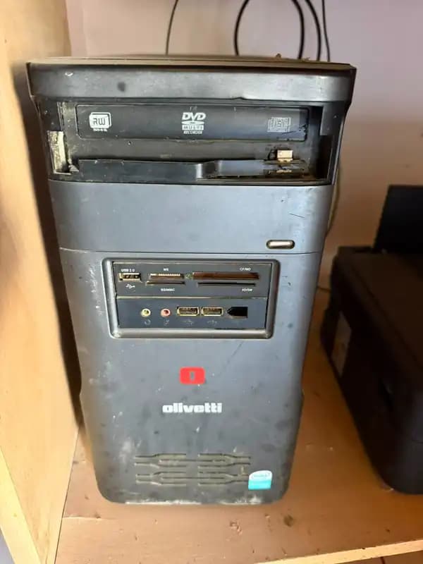 CPU MARCA OLIVETTI CON TECLADO Y MOUSE OPORTUNIDAD