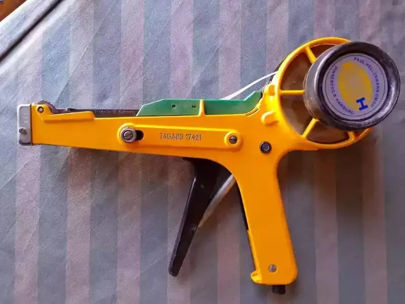 HERRAMIENTA PARA BRIDAS