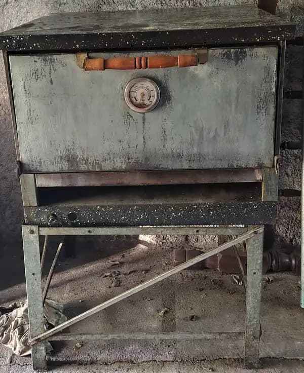HORNO PIZZERIA CON CAPACIDAD 12 BANDEJAS