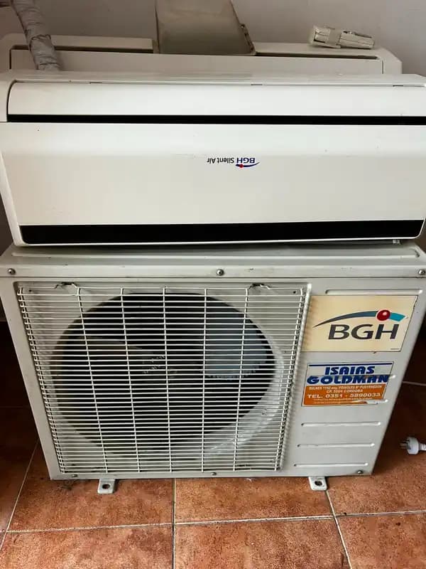 AIRE ACONDICIONADO FRIO SOLO 2500 F