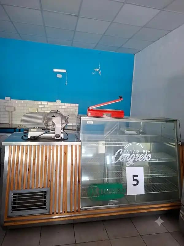 HELADERA EXHIBIDORA & MAS