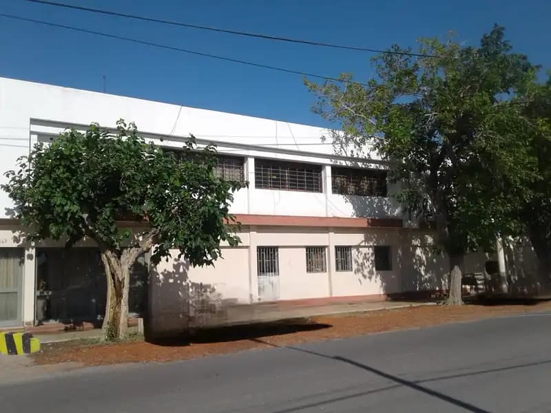 Planta Industrial Cerámica con oficinas en 2 Ptas.