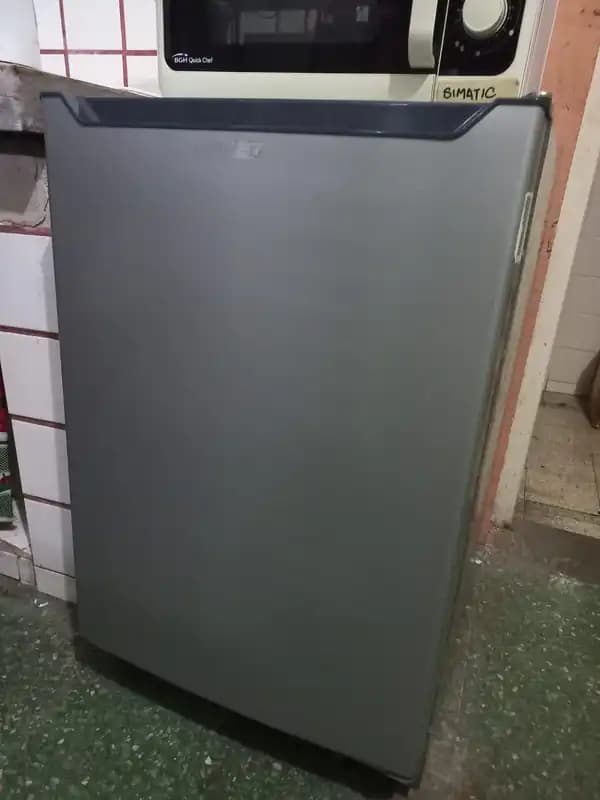 Heladera Briket BK1020 125L Sin Freezer Gris