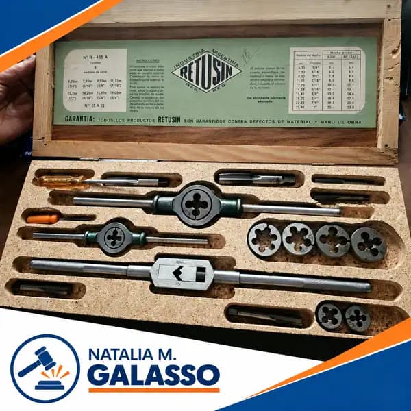 juego de tarrajas, machos y manijas marca retusin