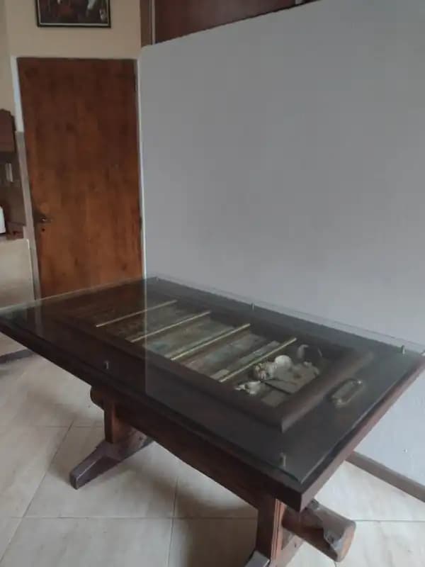 MESA RUSTICA CON PUERTA ANTIGUA RECICLADA
