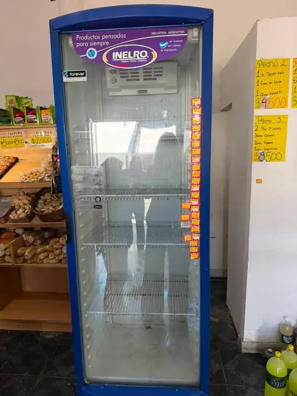 HELADERA EXHIBIDORA MARCA INELRO