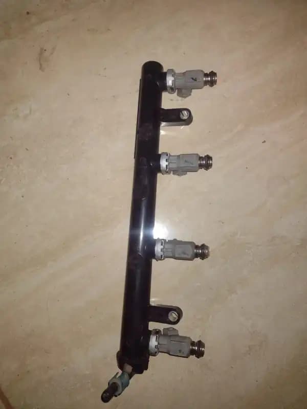 Flauta con inyectores corsa  1.4 completo