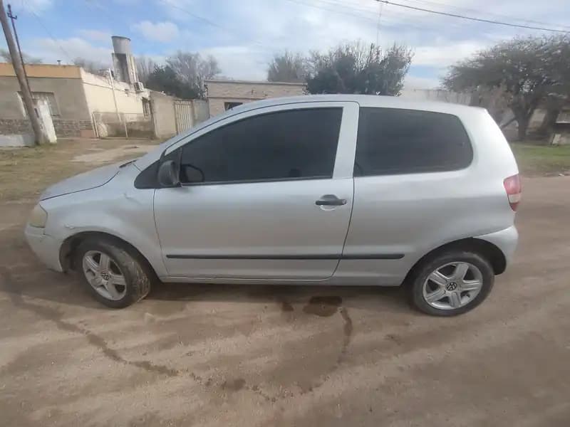 VOLKSWAGEN-1.6- 3 Ptas- Año 2006