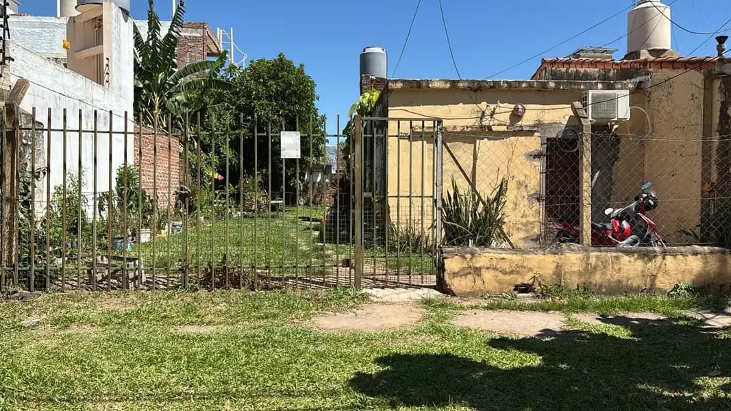 RESISTENCIA: CASA 3 AMBIENTES EN MACROCENTRO