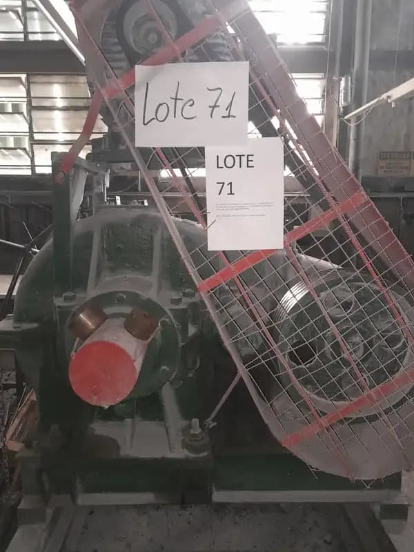 LOTE 71 - MEZCLADORA