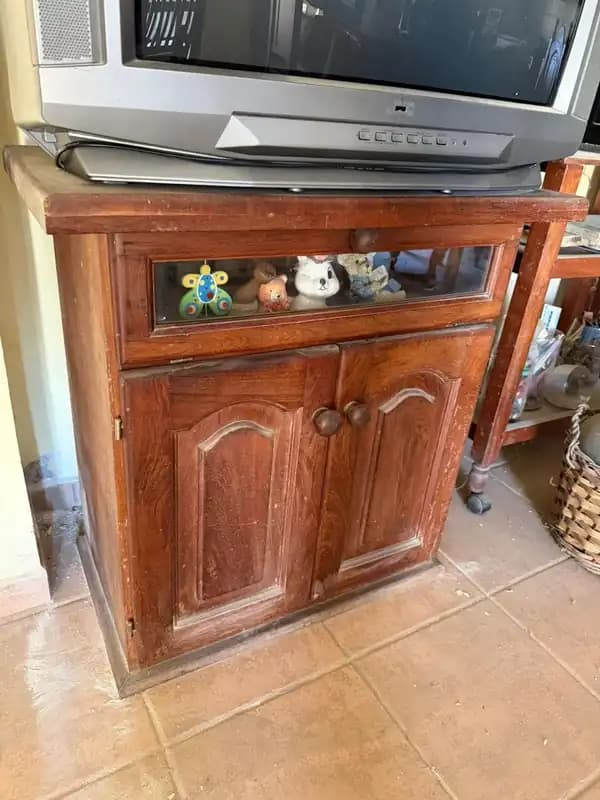 MESA DE TV SIN RUEDAS