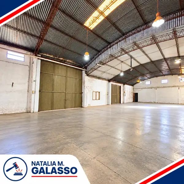 Excelente GALPON - LOCAL OFICINAS