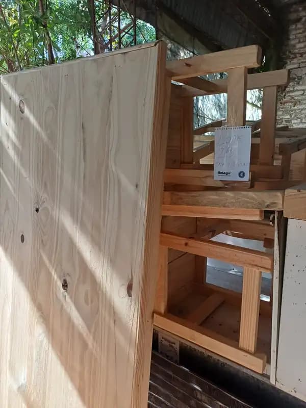 JUEGO DE COMEDOR DE MADERA